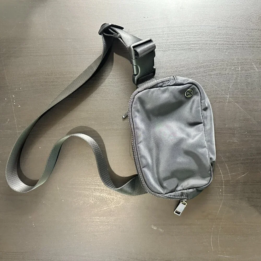 LULULEMON Everywhere Belt Bag Black